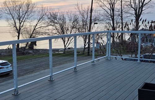 North East Cabaña | Charming 3-bedroom cottage in North East with WiFi, AC, Lake Erie Sunsets