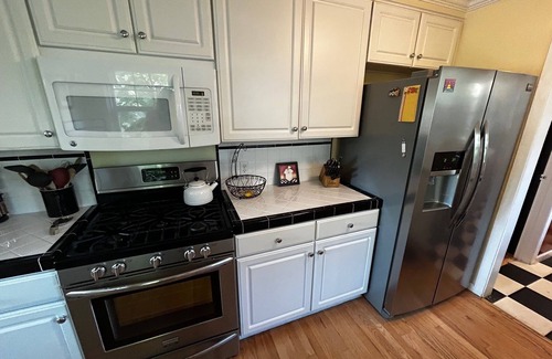 East Sacramento Casa | Charming 3-bedroom cottage in East Sacramento!
