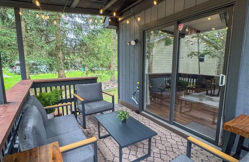 Tobyhanna Chalet De Esquí | Charming 3-bedroom chalet with WiFi, AC in welcoming Tobyhanna