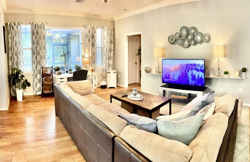 Wimauma Chalet De Esquí | Charming 3-bedroom chalet with AC and WiFi on an enchanting 3 acres