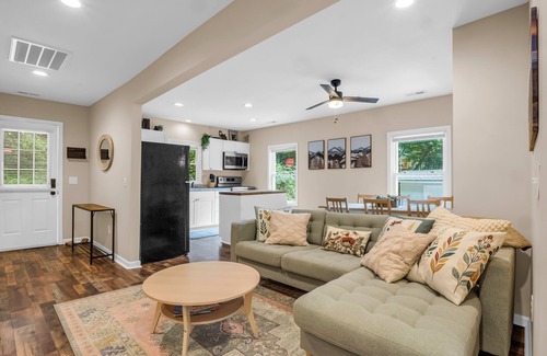 The Peaks at Lake Lure Cabaña | Charming 3-Bedroom Cottage – Perfect for Family Getaways!"