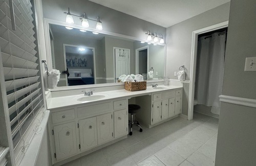 Evans Cabaña | Charming 3-bedroom Cottage in Martinez with WiFi and AC