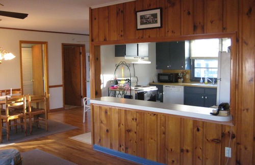 Lewes Cabaña | Charming 3-bedroom cottage in Lewes with WiFi and AC