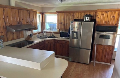 Harrisonburg Casa | Charming 3-bedroom Country Porch Home with AC, WiFi in Welcoming Town of Dayton