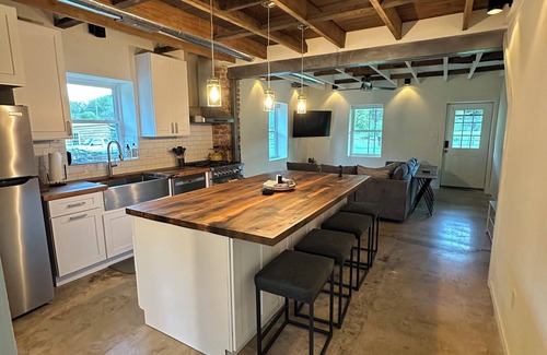 Free Union Otro | Charming 3-bedroom farmhouse with AC and WiFi in Free Union