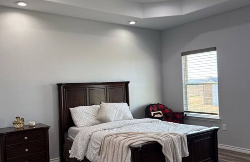 Valley View Otro | Charming 3-bedroom farmhouse with WiFi, AC in scenic Valley View