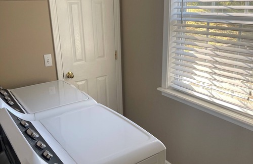 Charlotte Otro | Charming 3-bedroom farmhouse in historic Charlotte, TN