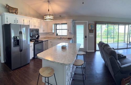 Highland Casa | Charming 3-bedroom family friendly Lakehouse in lovely Sebring