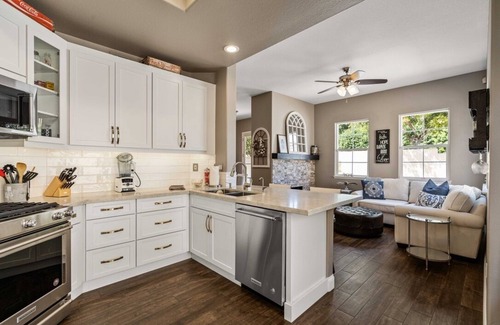 Camarillo Casa | Charming 3-bedroom furnished, home with WiFi, AC in Spanish Hills Camarillo