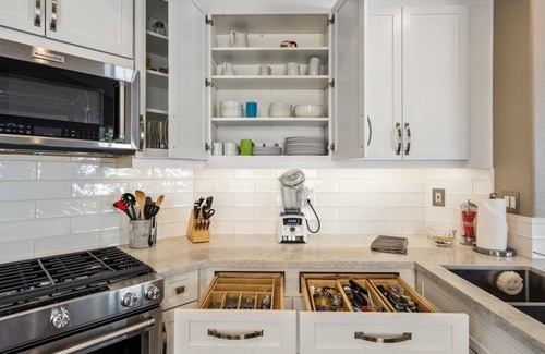 Camarillo Casa | Charming 3-bedroom furnished, home with WiFi, AC in Spanish Hills Camarillo