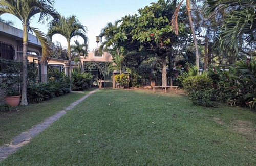 Ahuachapan Casa | Charming 3-bedroom house with AC, Hot Water, Swimming pool, in Ahuachapan