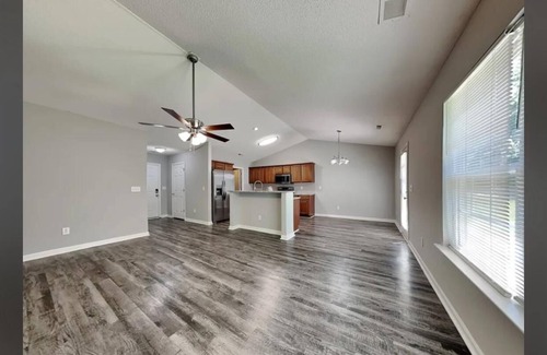 Greensboro Casa | Charming 3-bedroom house with AC, WiFi in Greensboro
