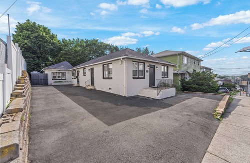 Hackensack Casa | Charming 3-bedroom house Near