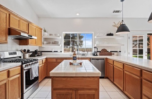 Los Alamos Casa | Charming 3-bedroom house in marvelous Los Alamos with WiFi, fitness room