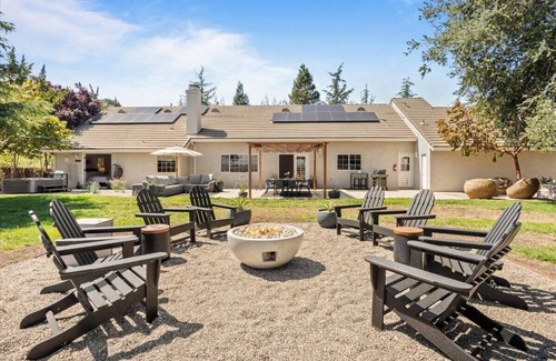 Los Alamos Casa | Charming 3-bedroom house in marvelous Los Alamos with WiFi, fitness room