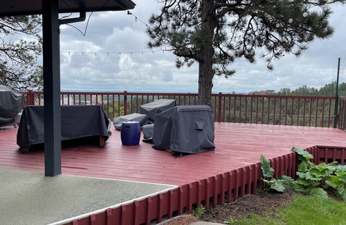 Rapid City Casa | Charming 3-bedroom house close to downtown with amazing views and outdoor space!