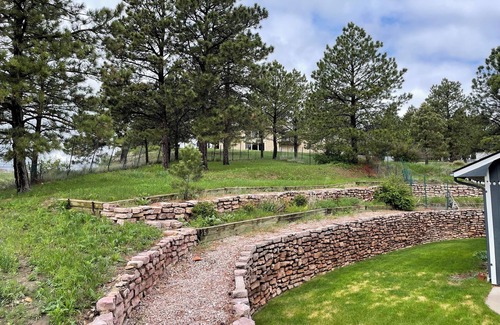 Rapid City Casa | Charming 3-bedroom house close to downtown with amazing views and outdoor space!