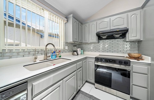 Seal Beach Casa | Charming 3-bedroom house with AC and WiFi in brilliant Seal Beach