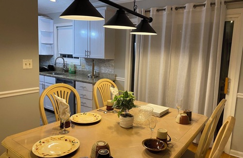 Winchester Casa | Charming 3-bedroom house in wonderful Winchester with WiFi, AC