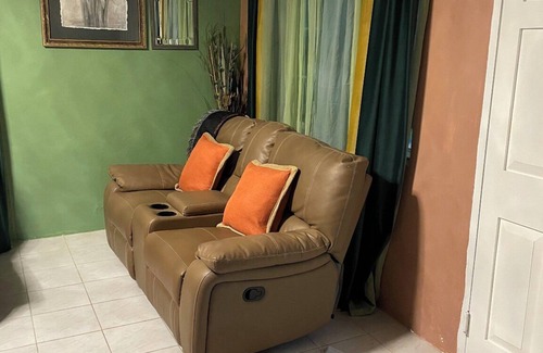 Greenwood Casa | Charming 3-bedroom house with WiFi and AC in lovely Greenwood.
