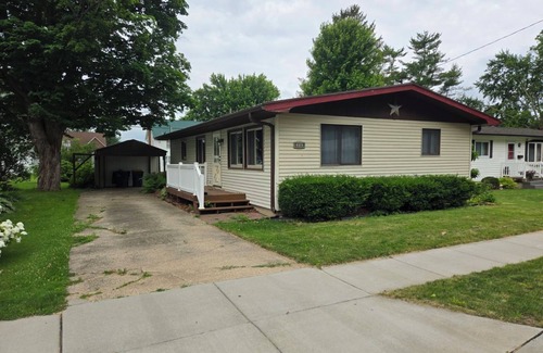 Cassville Casa | Charming 3-bedroom home in the heart of Cassville!