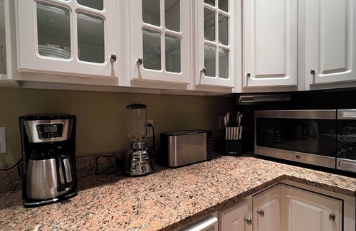 La Crosse Casa | Charming 3-bedroom house with WiFi and AC in beautiful La Crosse