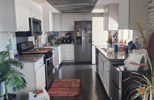 Lancaster Casa | Charming 3-bedroom house with WiFi and AC in Lancaster, Lake LA area...
