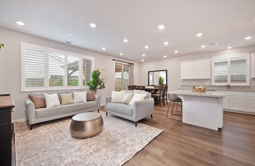 Roseville Casa | Charming 3-bedroom house with Hot Tub at the Sanctuary in West Roseville