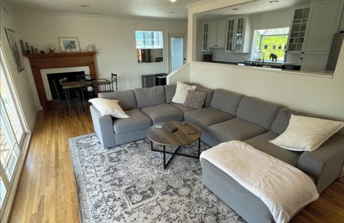 Birdland Casa | Charming 3-bedroom house with epic canyon views in San Diego with WiFi, AC