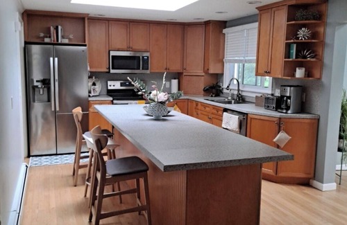 Waterbury Casa | Charming 3-bedroom house with WiFi, AC in delightful Waterbury