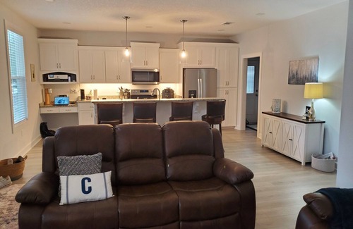 Darien Casa | Charming 3-bedroom home within walking distance to downtown area/FLETC friendly