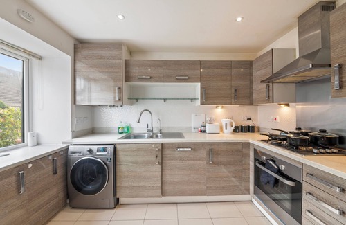 Reading City Centre Casa | Charming 3 Bedroom House in Reading