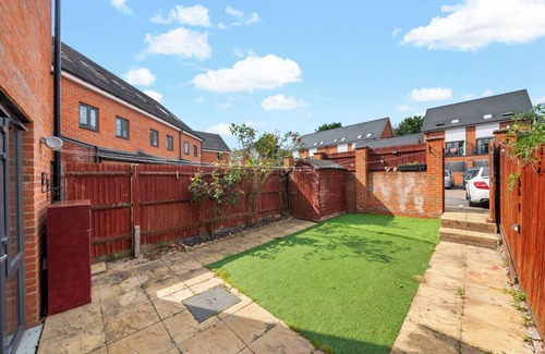 Reading City Centre Casa | Charming 3 Bedroom House in Reading