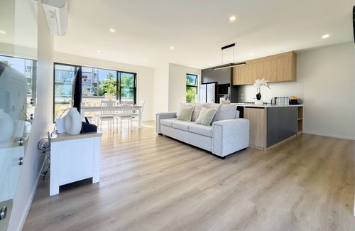 Forrest Hill Casa | Charming 3-Bedroom House on the North Shore