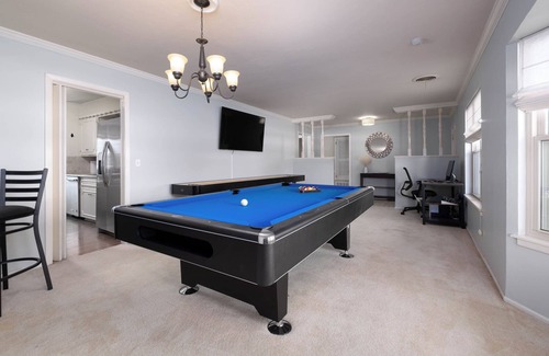 Amarillo Casa | Charming 3-bedroom house with Pool Table and Shuffleboard in awesome Amarillo