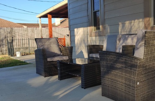 Beaumont Casa | Charming 3-bedroom house in wonderful Beaumont with AC