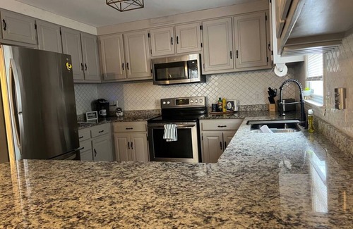 Danville Casa | Charming 3-bedroom house with AC, fitness room, WiFi in wonderful Danville