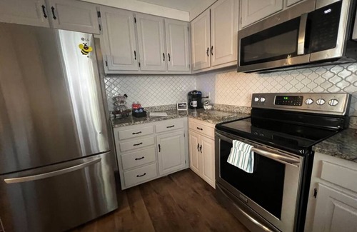 Danville Casa | Charming 3-bedroom house with AC, fitness room, WiFi in wonderful Danville