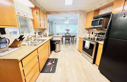 Freeport Casa | Charming 3-bedroom house with WiFi, AC in amazing Freeport Oyster Creek