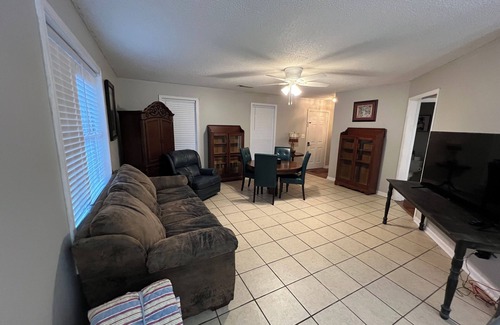 Saltillo Casa | Charming 3-bedroom house with AC, fitness equipment, WiFi in Saltillo