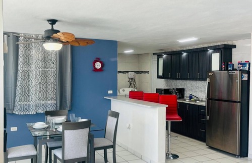 Algarrobo Casa | House in Guayama