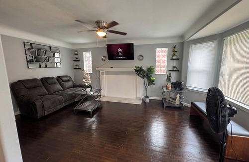 Detroit Casa | Charming 3-bedroom house with AC and WiFi in phenomenal Detroit