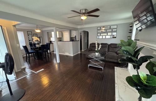 Detroit Casa | Charming 3-bedroom house with AC and WiFi in phenomenal Detroit