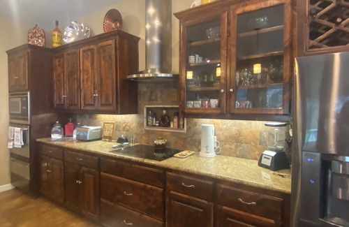 Fischer Casa | Charming 3 bedroom house with pool on large patio, AC and WiFi in Fischer.