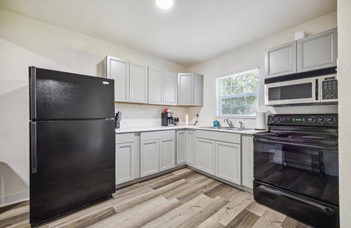 Riverside Terrace Casa | Charming 3-bedroom house in cool Houston with WiFi and AC