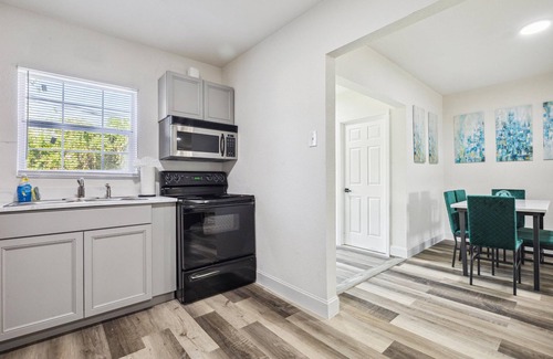 Riverside Terrace Casa | Charming 3-bedroom house in cool Houston with WiFi and AC