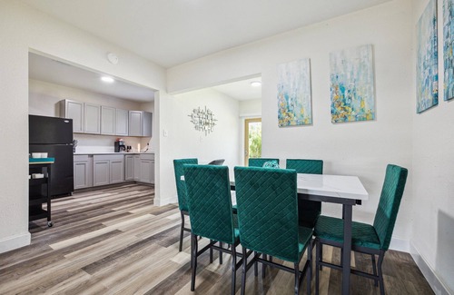 Riverside Terrace Casa | Charming 3-bedroom house in cool Houston with WiFi and AC