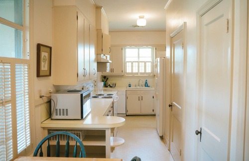 Tougaloo Casa | Charming 3-bedroom house in pleasant Jackson with AC, WiFi