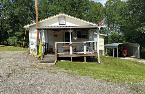 Winona Casa | Charming 3-bedroom house in Pioneer with WiFi and AC