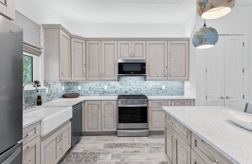 Sanibel Casa | Charming 3-bedroom house in Sanibel with AC and WiFi a short walk to the beach